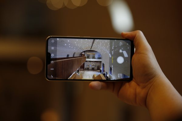 Vivo V9 mới ra mắt có gì hay?