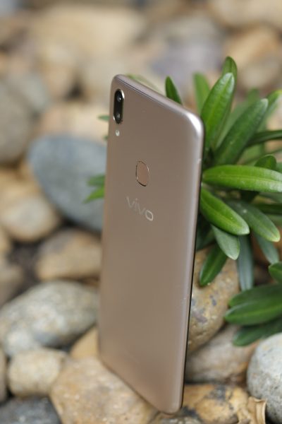 Vivo V9 mới ra mắt có gì hay?