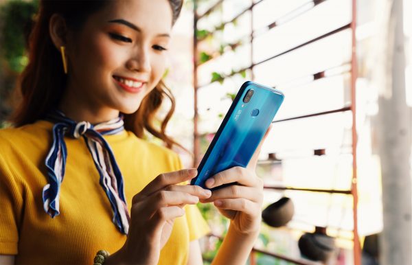 Ngày mai (7/4), mở bán Huawei Nova 3e tại FPT Shop kèm quà tặng giá trị