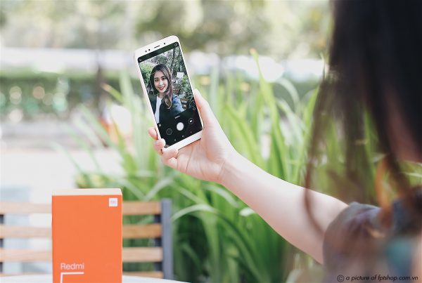 FPT Shop tặng gói bảo hành đặc biệt cho máy Xiaomi chính hãng