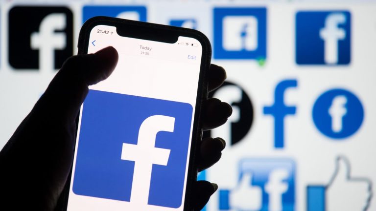 Cách kiểm tra thông tin Facebook có bị chia sẻ với Cambridge Analytica không