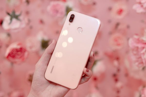 Huawei tung phiên bản Nova 3e màu hồng tại thị trường Việt Nam