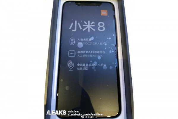 Xuất hiện hình ảnh trên tay Xiaomi Mi 8 với thiết kế tai thỏ