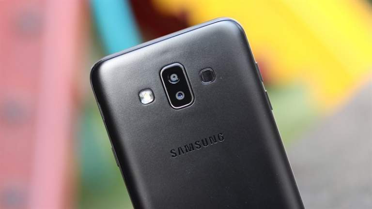 Samsung Galaxy J7 Duo bán độc quyền trên Lazada, giá 5,49 triệu đồng