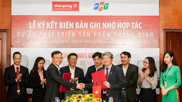 Sắp có thiết bị điện và chiếu sáng thông minh thương hiệu FPT – Điện Quang