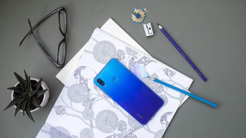 Huawei Nova 3i chính thức bán ra, giá 6.890.000 đồng tặng kèm quà hấp dẫn