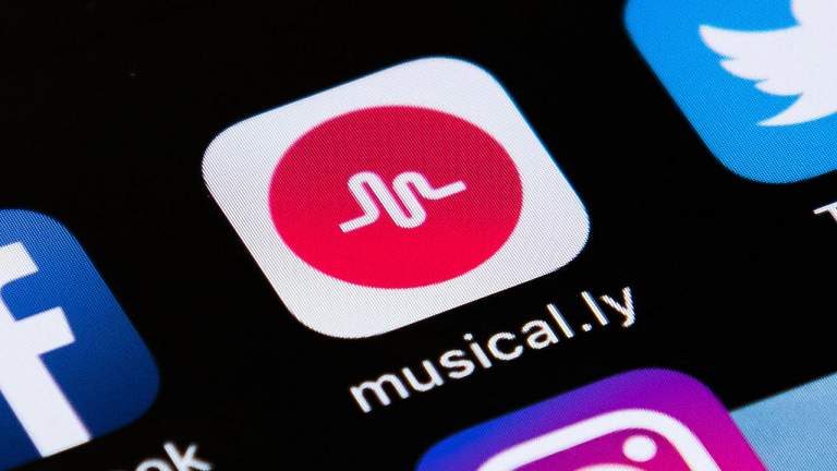 Xem, theo dõi và tải video trên mạng xã hội musical.ly từ Windows 10