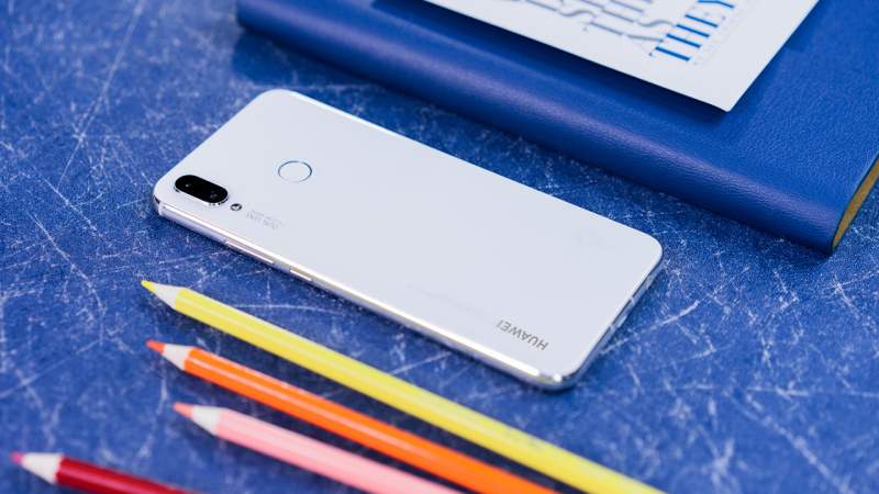 Huawei Nova 3i phiên bản trắng ngọc trai  ra mắt tại VN