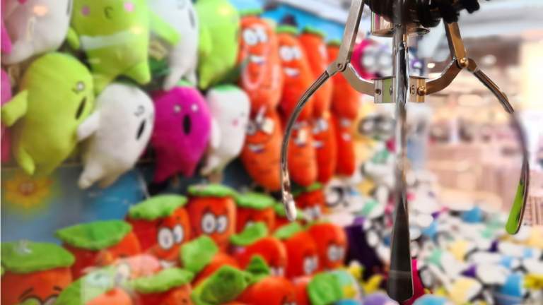 Trải nghiệm game gắp thú online Crane Game Toreba