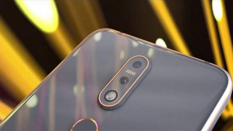 HMD Global ra mắt Nokia 7.1, mẫu điện thoại flagship giá “dễ chịu” với hai màu xanh đen và trắng xám