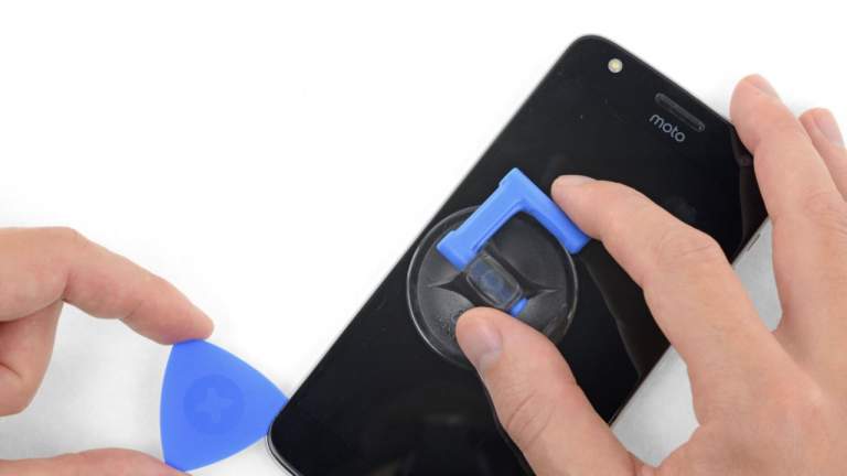 Motorola là hãng đầu tiên cung cấp các bộ kit cho người dùng tự sửa chữa điện thoại