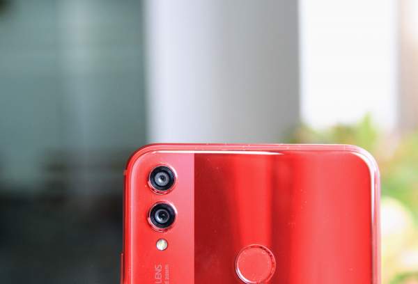 Đánh giá Honor 8X: màn hình tai thỏ thời thượng, chụp ảnh đẹp, giá vừa tiền