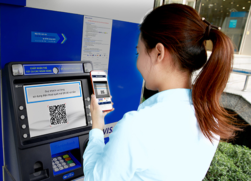 Rút tiền bằng thẻ ATM vật lý? Chuyện xưa rồi