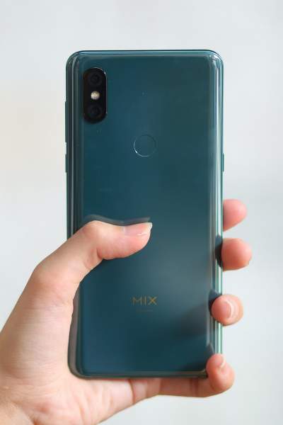 Xiaomi công bố bán Mi MIX 3 tại Việt Nam, giá 12,99 triệu đồng