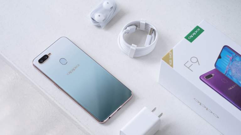 Ngắm OPPO F9 phiên bản đặc biệt màu xanh phỉ thúy