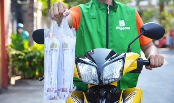 Ahamove áp dụng phí dịch vụ giao hàng mới