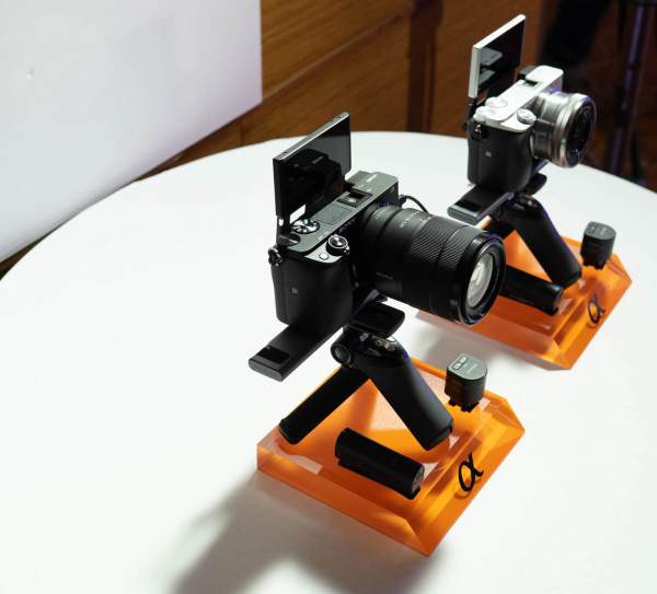 Sony α6400: Máy ảnh không gương lật có tốc độ lấy nét nhanh nhất thế giới