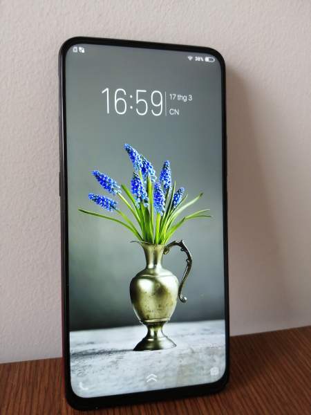 Trải nghiệm Vivo V15: màn hình tràn viền với camera trượt