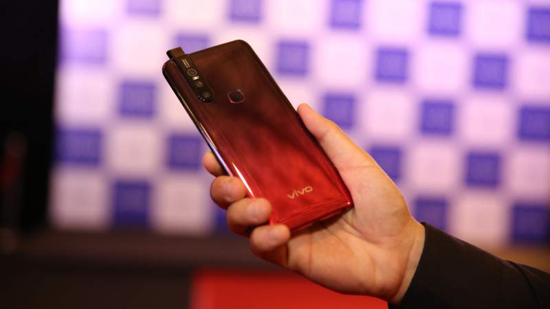 Tổng hợp quà tặng kèm Vivo V15 tại các hệ thống bán lẻ ĐTDĐ 