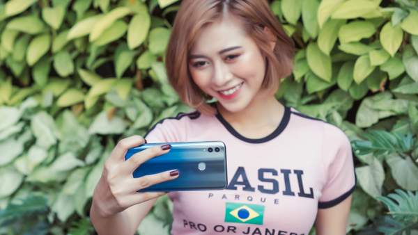 Không khó để phái mạnh trổ tài selfie