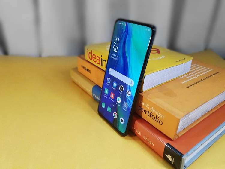 Trên tay OPPO Reno: Camera selfie "vây cá mập", nhắm phân khúc cao cấp