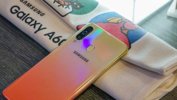 Smartphone 6 triệu đồng: Chọn Samsung Galaxy A60 hay Realme 3 Pro?