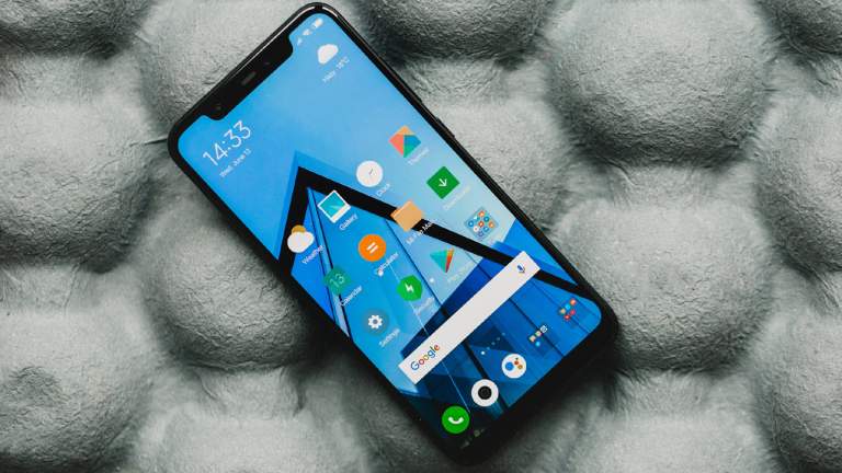 Điện thoại 8 triệu đồng: Blackberry Evolve hay Xiaomi Mi 8?