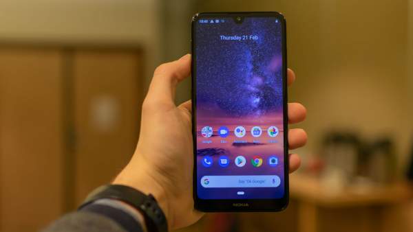 Sắm điện thoại 3 triệu đồng: Samsung Galaxy A10 hay Nokia 3.2?