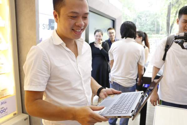 FPT Shop mở bán độc quyền bộ đôi laptop Ultrabook ASUS ZenBook UM433 và ZenBook Flip 14 UM462