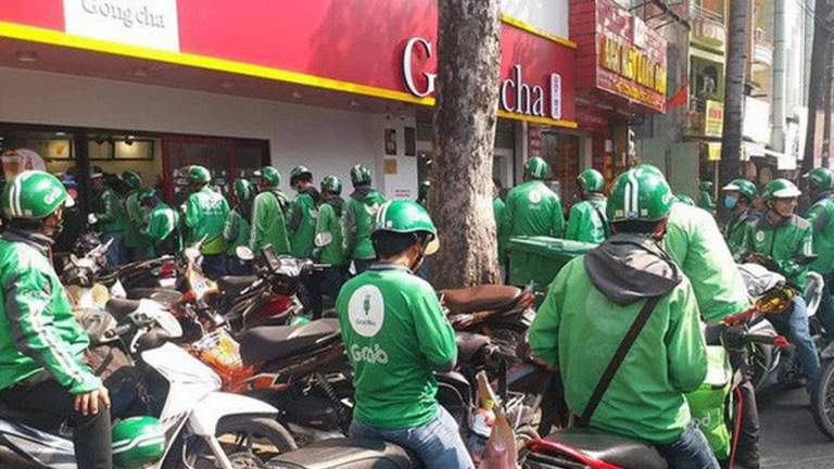Chi tiền mua lại đơn hàng tài xế Grab bị “bom”