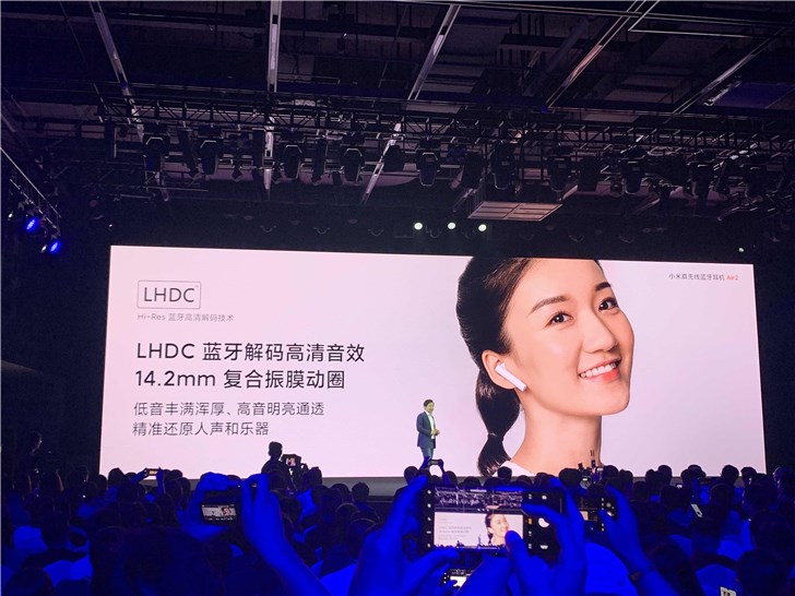 Tai nghe bluetooth Xiaomi Air 2 có giá 58USD