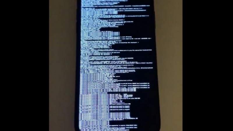 Axi0mX biểu diễn jailbreak iPhone X trên iOS 13.1.1