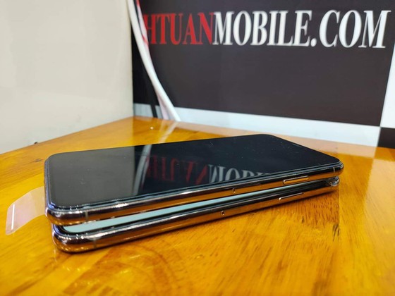 iPhone 11 Pro Max đầu tiên về Việt Nam, giá “bí mật”
