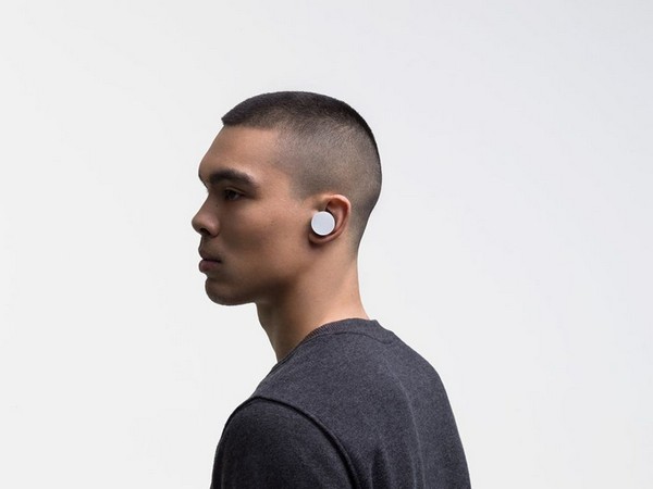 Surface Earbuds: tai nghe đối đầu AirPods của Microsoft