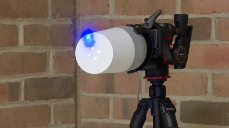 Hack Siri, Alexa và Google Home bằng cách chiếu tia laser vào chúng?