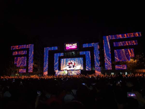 Gần 40,000 sinh viên tham dự Đại nhạc hội Realme Connection tại Hà Nội