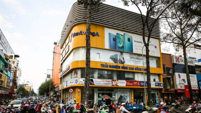 Chuỗi cửa hàng bán thiết bị di động Viễn Thông A đồng loạt đóng cửa