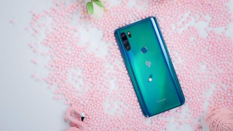 Smartphone màn hình tràn viền 4 triệu: Galaxy A11 hay Vsmart Active 3