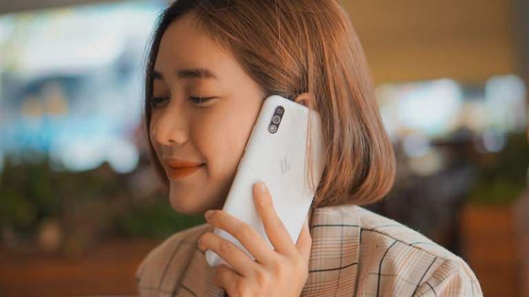 Chọn smartphone siêu rẻ: Nokia C1 hay Vsmart Bee 3?