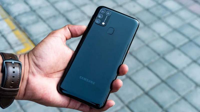 Smartphone 7 triệu đồng: chọn Nova 7i hay Galaxy M31?