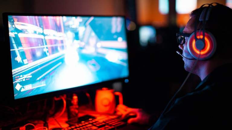 Cấm người chơi mua bán tài khoản, vật phẩm game từ 15/4