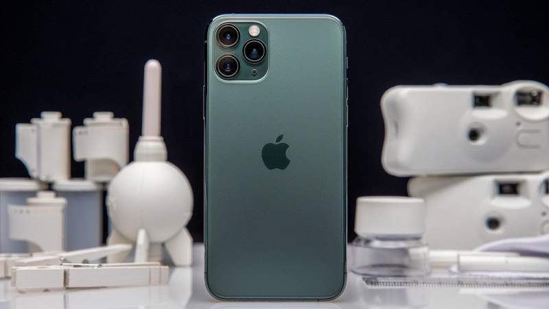 Chọn điện thoại siêu cấp: “An toàn” với iPhone 11 Pro hay “phá cách” với Galaxy Z Flip?