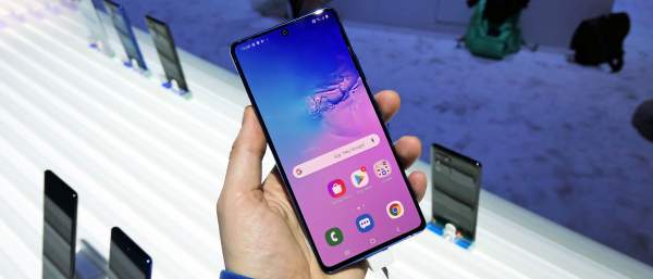 Có 15 triệu đồng, chọn Galaxy S10 Lite hay Mi Note 10 Pro?