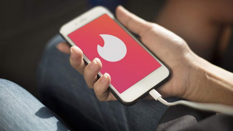 Tinder ra mắt tính năng hộ chiếu miễn phí dành cho tất cả các thành viên