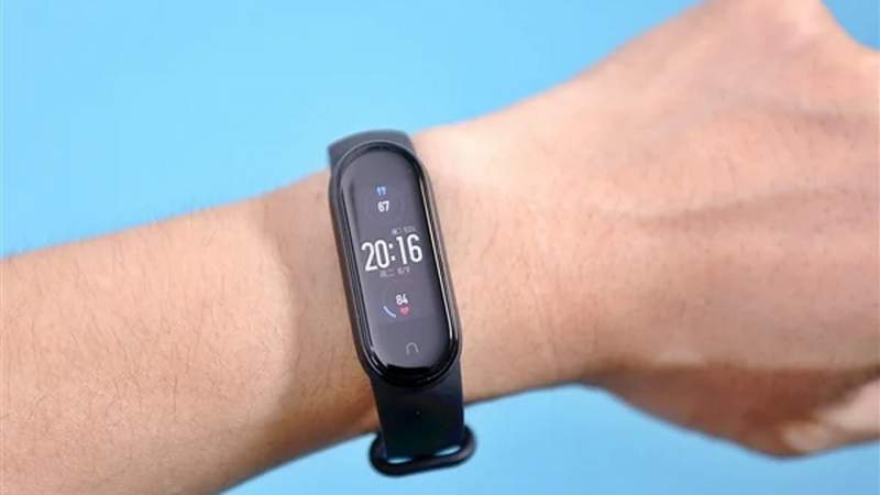 Xiaomi Mi Band 5 khác gì Mi Band 4?