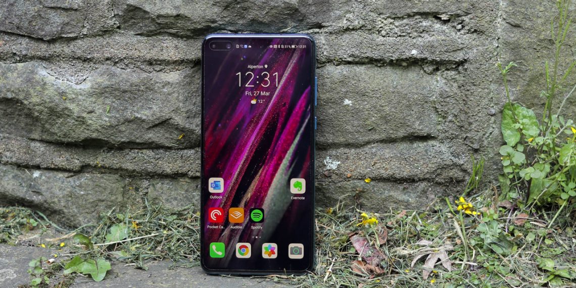 Chọn smartphone cao cấp nhỏ gọn: Galaxy S20 hay Huawei P40?