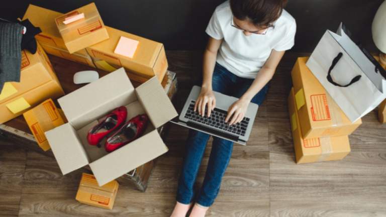 Cách theo dõi giá và tải hình ảnh sản phẩm trên Lazada