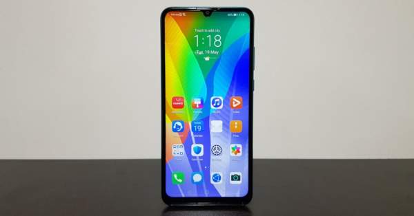 Chọn điện thoại chạy bản Android lạ: Xiaomi Mi A3 hay Huawei Y6P?