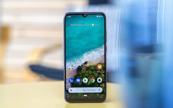 Chọn điện thoại chạy bản Android lạ: Xiaomi Mi A3 hay Huawei Y6P?