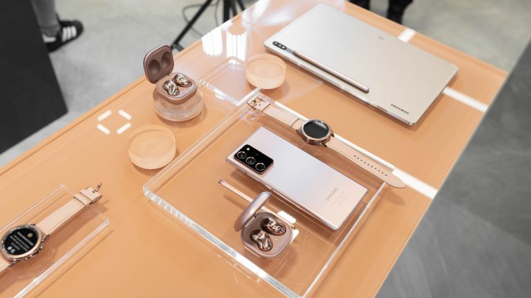 Galaxy Buds+ vừa được bổ sung tính năng từ Galaxy Buds Pro
